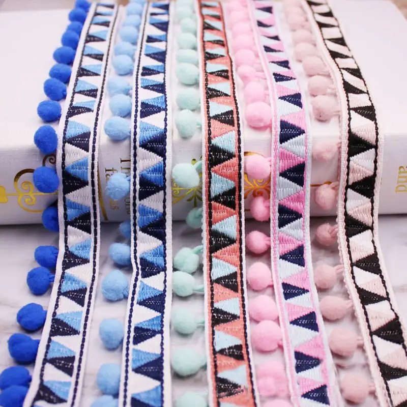 Pompomsレーストリムボールリボン生地、パールフリンジ、 - Home Ec Textiles のレビューと価格