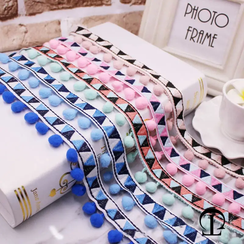 Pompomsレーストリムボールリボン生地、パールフリンジ、 - Home Ec Textiles のレビューと価格