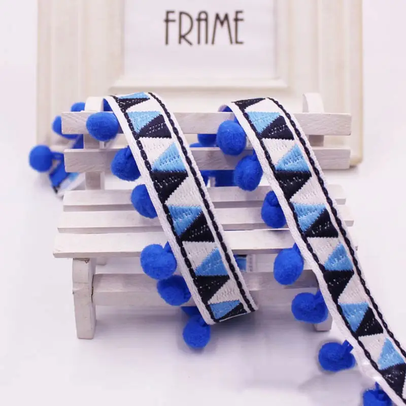 Pompomsレーストリムボールリボン生地、パールフリンジ、 - Home Ec Textiles のレビューと価格